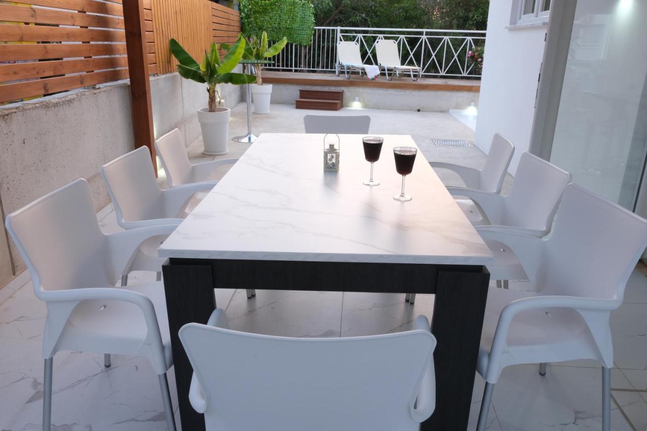 Luxury Fani House Next To Harbor Area With Jacuzzi Leilighet Paphos Eksteriør bilde