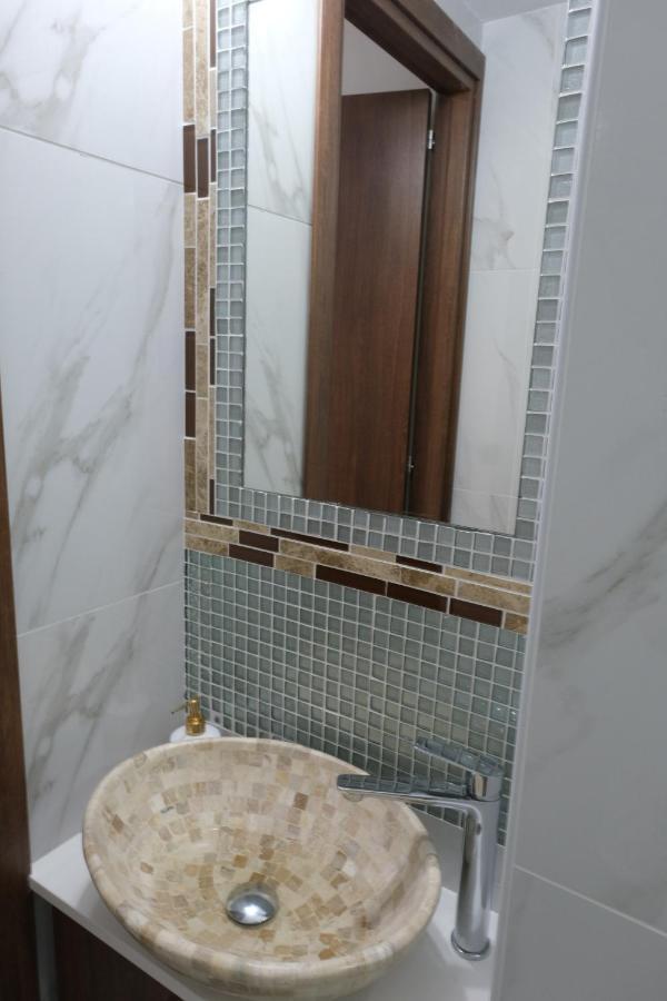 Luxury Fani House Next To Harbor Area With Jacuzzi Leilighet Paphos Eksteriør bilde